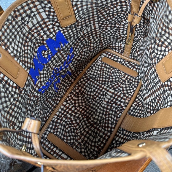 MCM Reversible Liz Vicetos Tote Bag - Picture 14 of 15